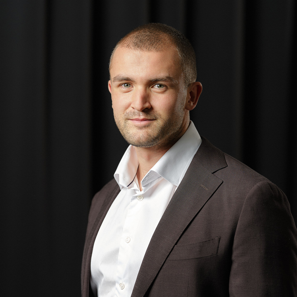 250424 Semler Headshots0517 (1)